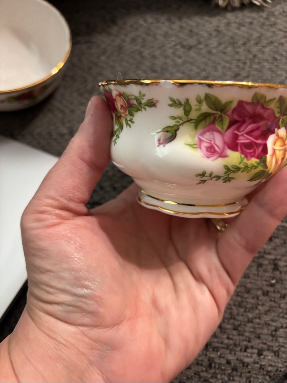 Royal Albert Old Country Roses Footed Bone China Sugar Bowl with Gold Trim